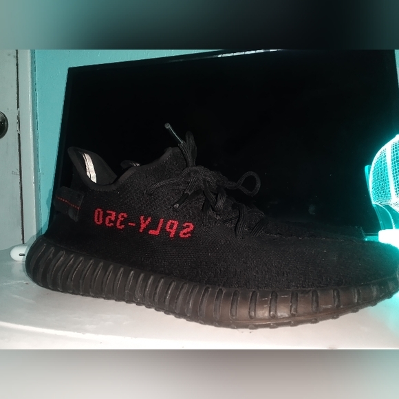 Yeezy Boost 350 - Picture 2 of 5